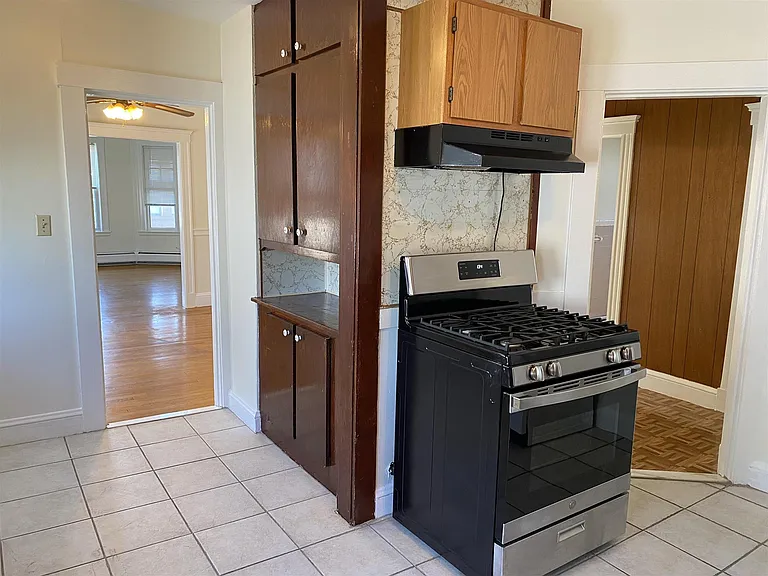 79 Clarendon Ave — Photo 12
