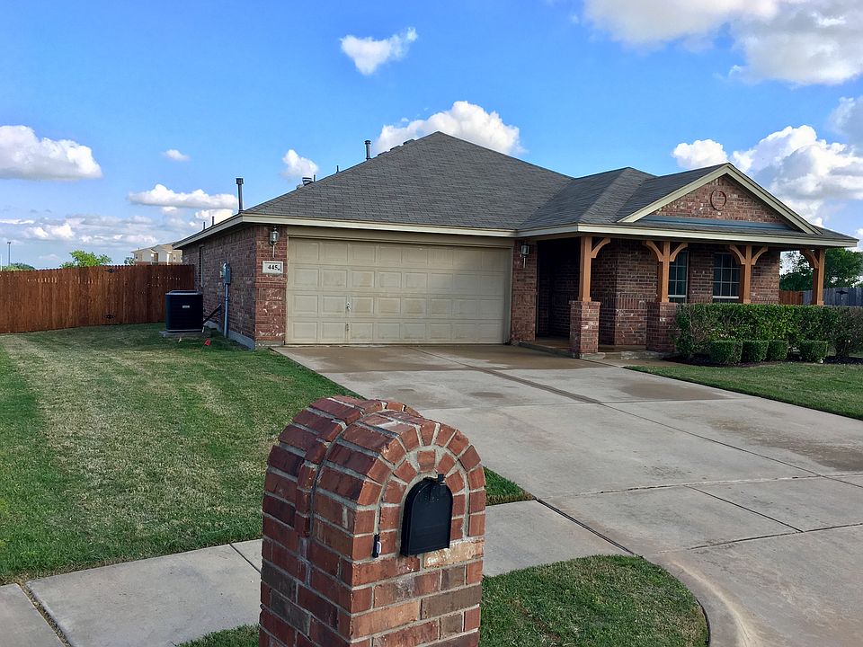 1st image of 445 Brookhollow Ln