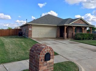 445 Brookhollow Ln, Saginaw, TX 76131