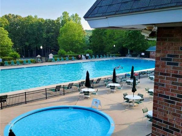 215 Newbury Cir, Westminster, SC 29693