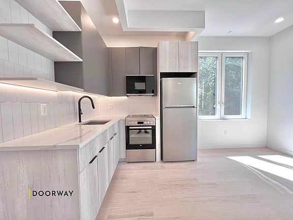 2nd image of 308 Linden Blvd #6B