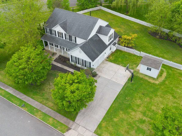 501 Squirrel Ct, Mullica Hill, NJ 08062