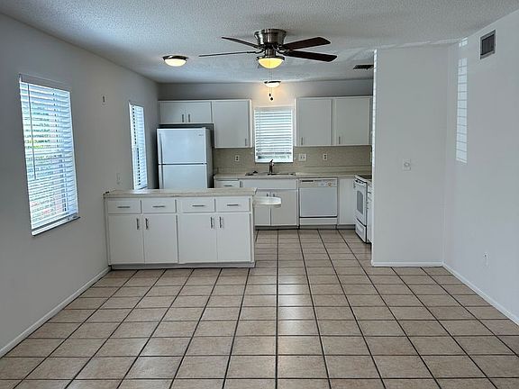 3rd image of 1630 Redwood St #1C