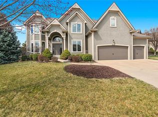 5638 Roundtree St, Shawnee, KS 66226