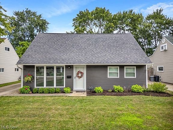 2nd image of 202 Fairpark Dr