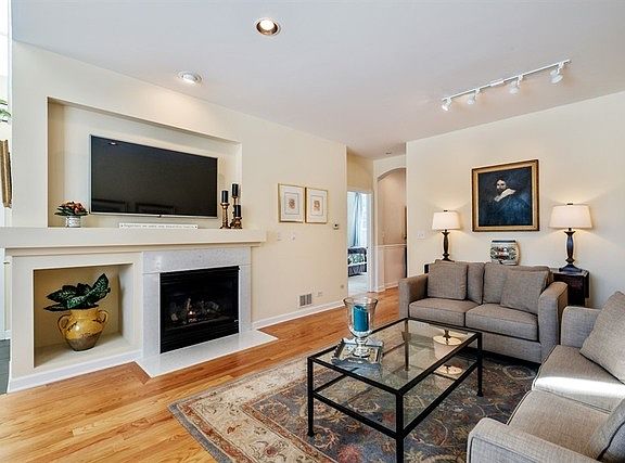 3rd image of 2769 Langley Cir