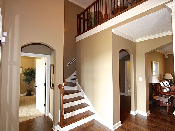 4th image of 243 Stornaway Dr