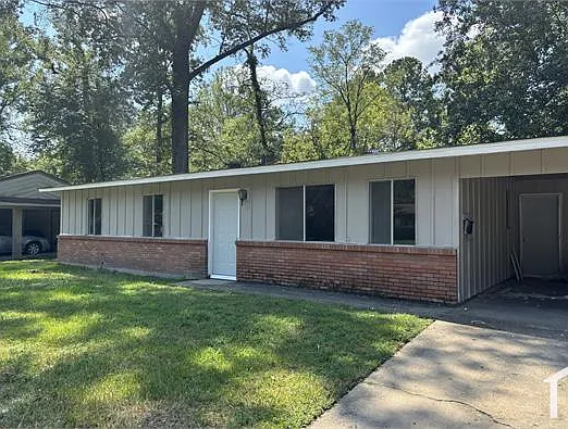 4 bed, 1200 sqft, $1,400 — Photo 2