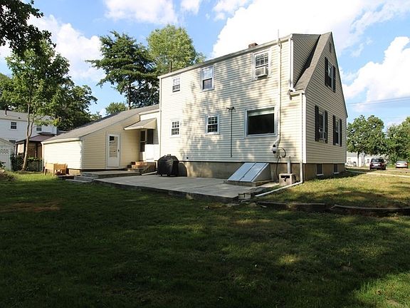 3rd image of 180 Essex St