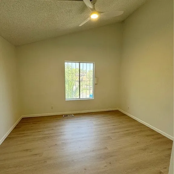 4461 Buena Vista Dr — Photo 9