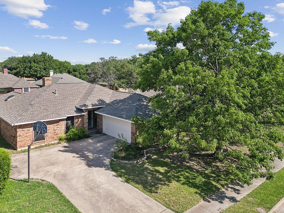 1st image of 103 S Winding Oaks Dr