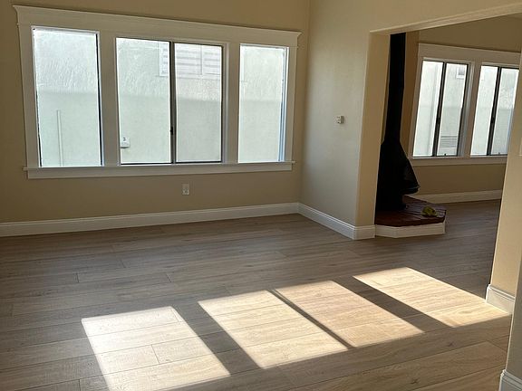 3rd image of 3921 E Livingston Dr APT 10