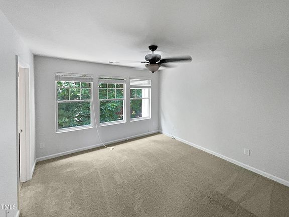 3rd image of 54 Pocono Dr