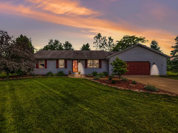 54731 Ridgeview Cir, Paw Paw, MI 49079