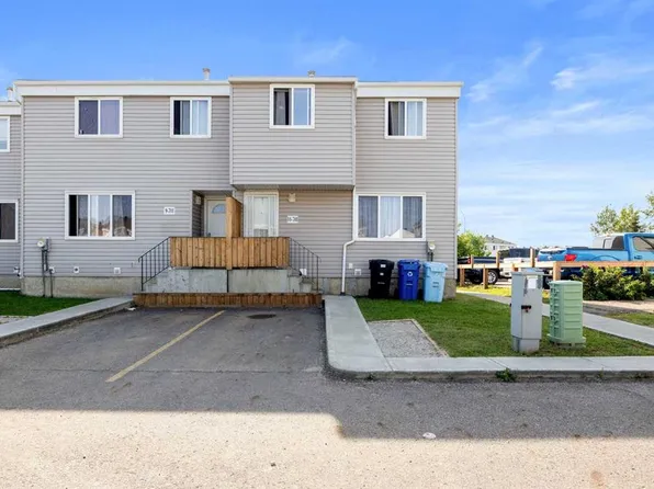 701 E Beacon Hill Dr #10, Wood Buffalo, AB T9H 3R4