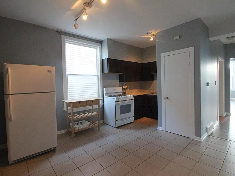 2927 N Lawndale Ave #1 — Photo 5