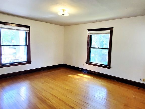 5th image of 2220 Emerson Ave S APT 1A