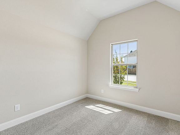 4th image of 306 Mercer Dr