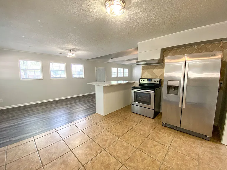 4152 Rhodes Ave — Photo 13