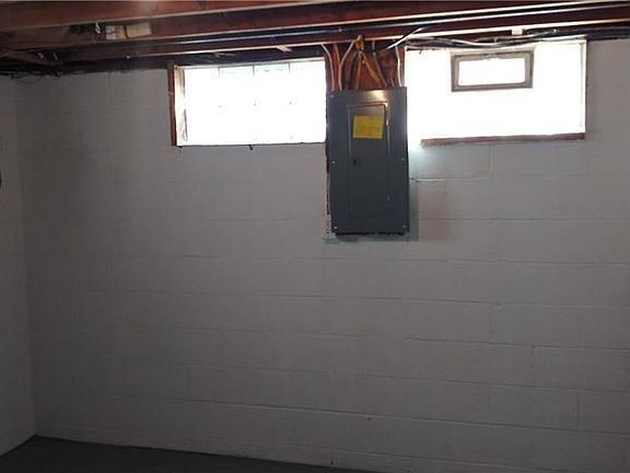4th image of 480 Alaho St
