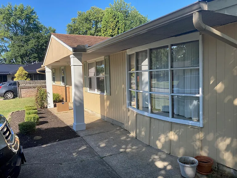 3700 Caracas Dr — Photo 6