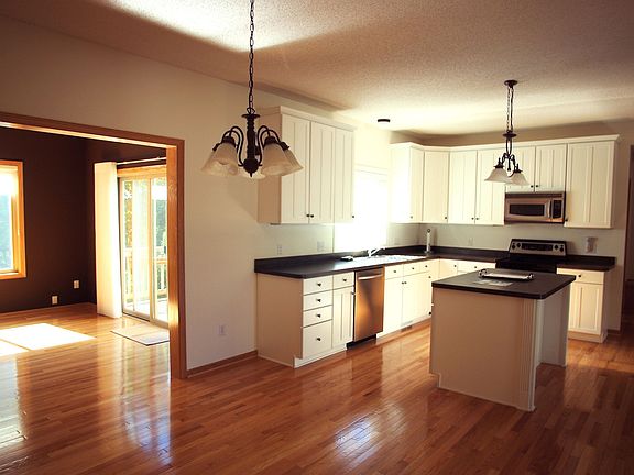 3rd image of 9800 Belmont Ln