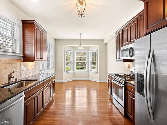 5th image of 587 Township Line Rd #1