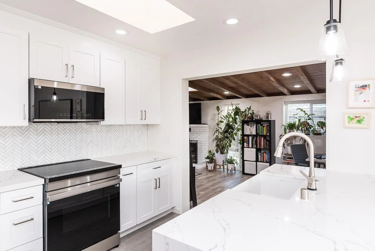 2 bed, $1,800 — Photo 3