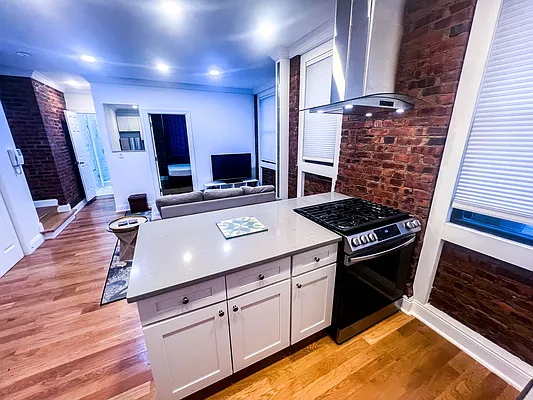 Rented by Voro New York | media 56