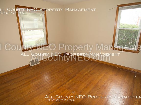 3rd image of 13402 Woodward Blvd