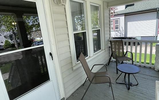 3rd image of 719 Plum St