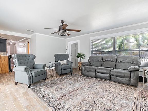 2nd image of 1416 W Termino St