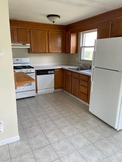 1st image of 24 Allspice Ln #24