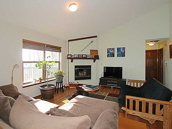 4th image of 6751 Oak Lake Dr