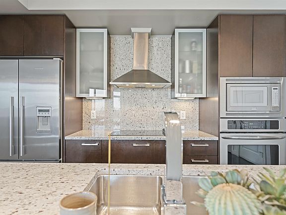 5th image of 10388 105th St NW #1107