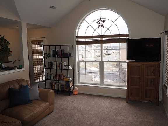 2nd image of 665 Worthington Dr #8