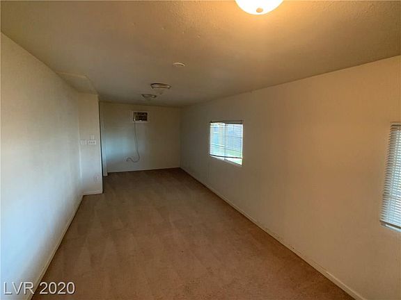 3rd image of 4642 Scott Ave