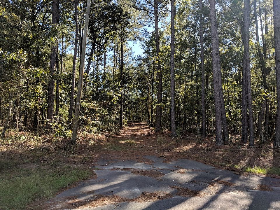2nd image of 216 Round O Rd