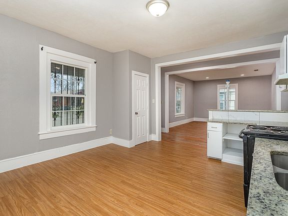 4th image of 2602 Lenway St