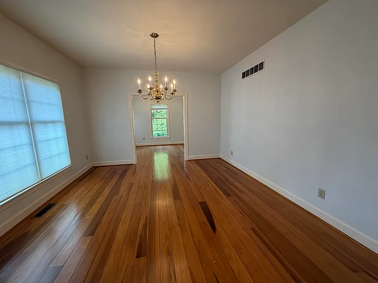 1112 Pepperhill Cir — Photo 5