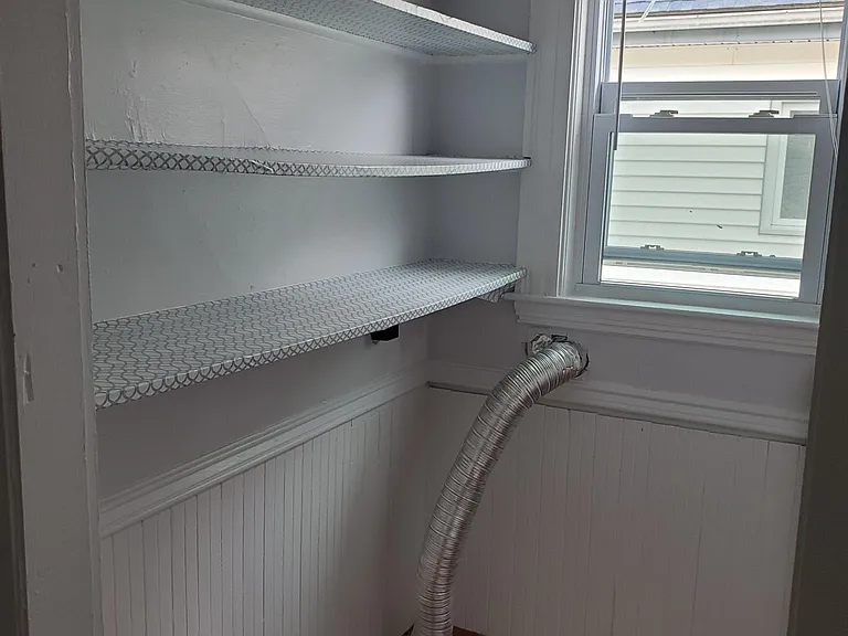 Laundry room on 2nd floor