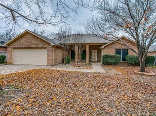 625 Madeline Ct, Azle, TX 76020