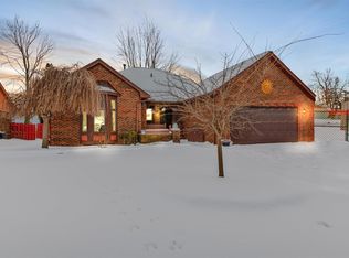 26256 Birchcrest Dr, Chesterfield, MI 48051
