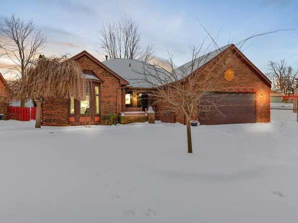 26256 Birchcrest Dr, Chesterfield, MI 48051