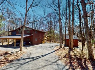 101 Tupelo Dr, Lords Valley, PA 18428