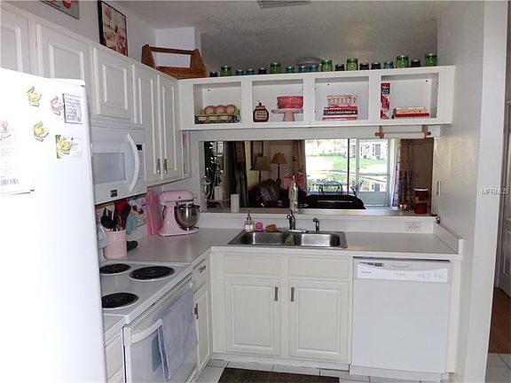 3rd image of 1236 Throckmorton Dr