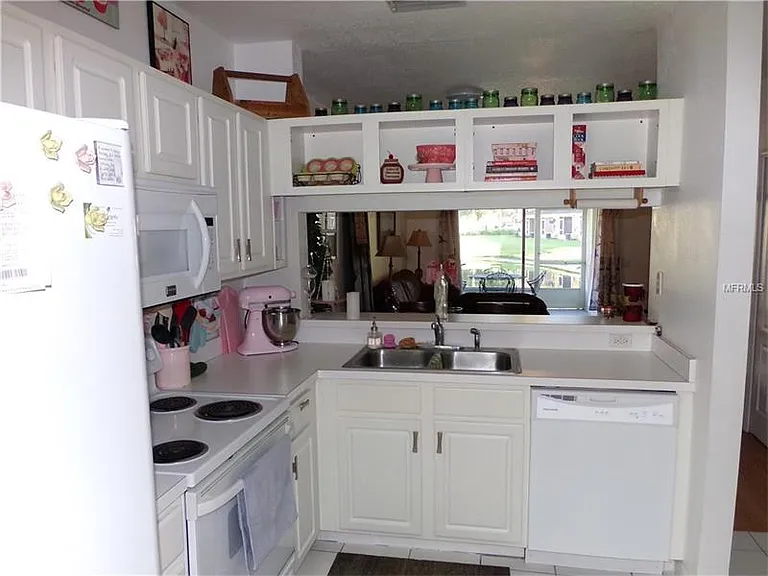 1236 Throckmorton Dr — Photo 3