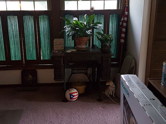 Front sitting/entrance