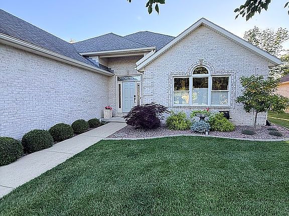 3rd image of 1842 Hunters Cove Cir