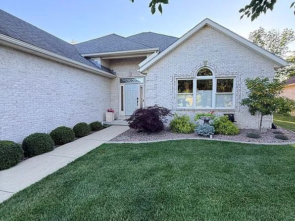 1842 Hunters Cove Cir, Kokomo, IN 46902